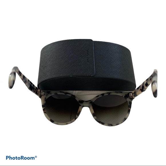 - Authentic Prada glasses - Picture 4 of 6